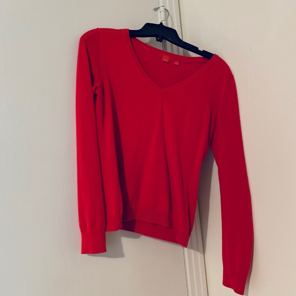 Red V-Neck - Slimming sweater